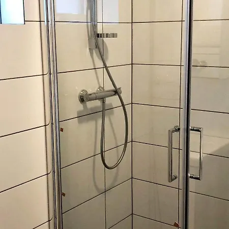 6 Person In Kverva Dyrvik
