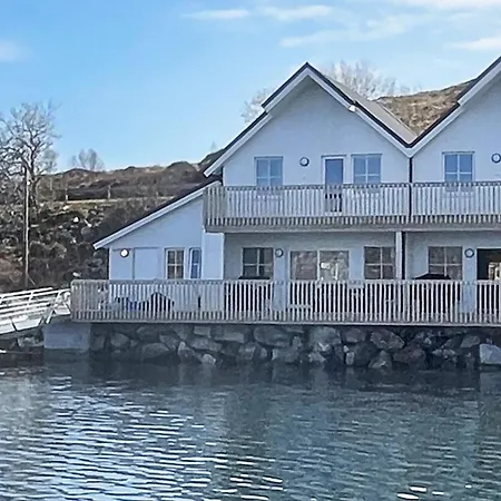 6 Person In Kverva Holiday home Dyrvik