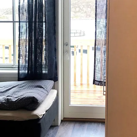 6 Person In Kverva Dyrvik